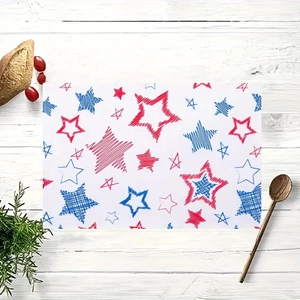 Set de table rectangulaire du Jour de l'Indépendance avec étoiles rouges et bleues sur bois