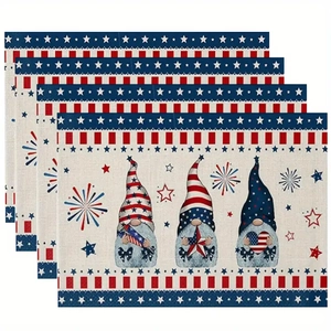 Lot de quatre sets de table Fête de l'Indépendance avec gnomes et motifs étoiles tricolores