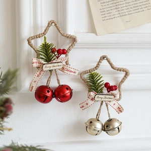 Stelle di Natale rustiche in corda di iuta con campanelli e decorazioni festive