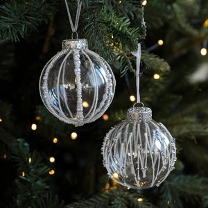 Set of two 8cm clear Christmas balls with white pearls and silver glitter decorations