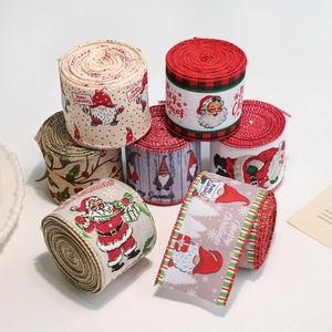 Nastri natalizi in juta assortiti con motivi di Babbo Natale e gnomi per decorazioni