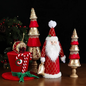 Statuetta di Babbo Natale con alberi di Natale glitterati e cappello in velluto rosso