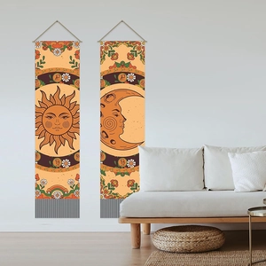 Böhmische Wandteppiche mit Sonne und Mond Motiven in warmen Tönen für Wanddeko