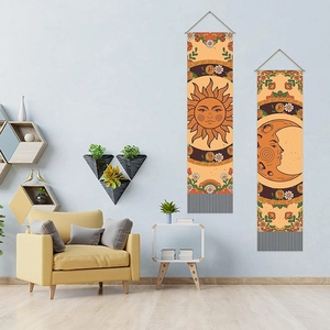 Böhmische Wandteppiche mit Sonne und Mond Motiv und Fransen für das Wohnzimmer
