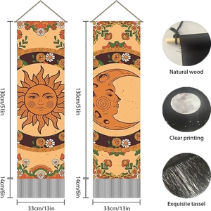 Wandteppich mit Sonne und Mond Motiv, Naturholzstange und Fransen im Boho-Stil