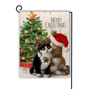 Détail du drapeau de jardin de Noël avec chats peints à la main et texture en lin