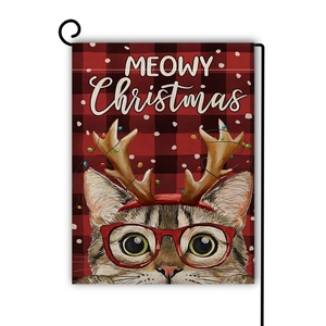 Drapeau de jardin de Noël avec chat mignon et bois de renne sur un support métallique