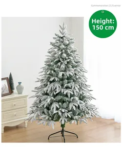 Detalle de la altura de 150 cm del árbol de Navidad flocado con agujas nevadas realistas
