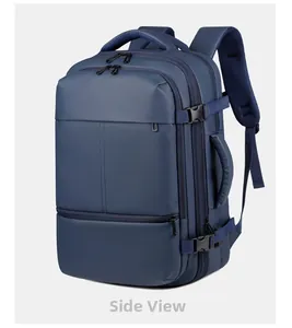 Détail d'un sac à dos d'affaires bleu marine avec boucles renforcées et bretelles en mesh