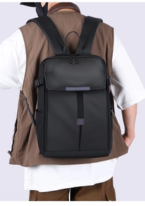 Wasserdichter schwarzer Business-Rucksack für Herren mit großem Laptopfach