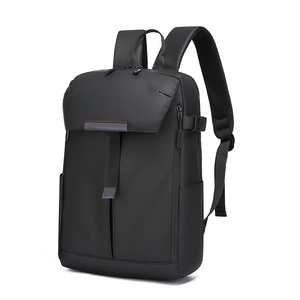 Wasserfester schwarzer Reise-Laptop-Rucksack mit Basketballfach und Roll-Top-Design