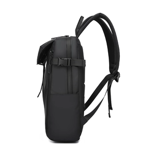 Schwarzer wasserfester Business-Rucksack mit Seitenschnallen und ergonomischen Gurten