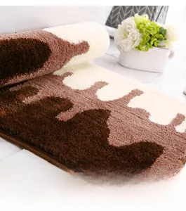 Close-up of thick microfiber bath mat showing dense absorbent pile and wavy texture