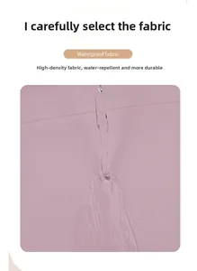 Dettaglio del tessuto rosa ad alta densità resistente all'acqua con gocce per zaini