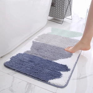 Alfombra de baño nórdica geométrica antideslizante de pelo largo sobre mármol