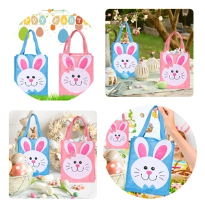 Vues détaillées des sacs de Pâques lapin en bleu et rose pour cadeaux et bonbons