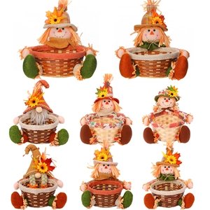 Détails de 8 paniers à bonbons variés avec des gnomes d'automne et des épouvantails