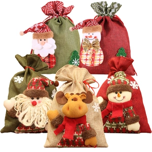5-pack Christmas burlap drawstring gift bags with 3D Santa, Snowman and Reindeer plush toys