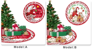 Détail des jupes de sapin de Noël 120 cm rouges et blanches avec motifs de gnomes et maisons
