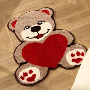 Tapis de chambre mignon en forme d'ours avec cœur rouge sur parquet en chevrons