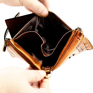 Brown leather wallet with RFID blocking, multi-card slots and vintage metal zipper