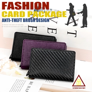 Detail der RFID-Kartenhülle mit Carbon-Textur und elegantem Leder-Finish in Litschi-Optik