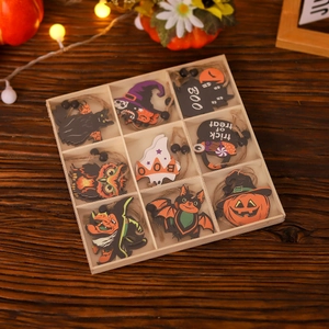 9-piece Halloween wooden pendant set with pumpkins and ghosts in a storage tray