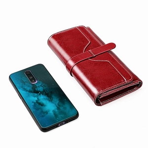 Portefeuille RFID en cuir rouge foncé avec surpiqûres et coque smartphone motif ciel étoilé