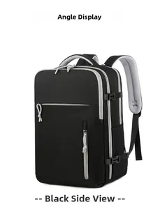 Vista laterale con fibbia regolabile e spallacci in rete grigia sullo zaino nero porta PC