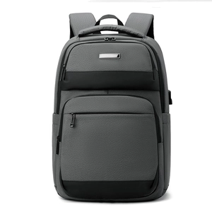 Sac de poitrine gris avec port USB et compartiments multiples à grande capacité pour homme