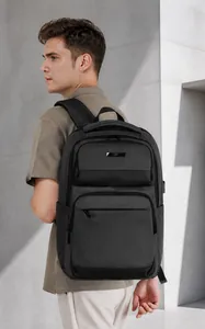Mochila Oxford gris oscuro para hombre con múltiples capas y correas acolchadas