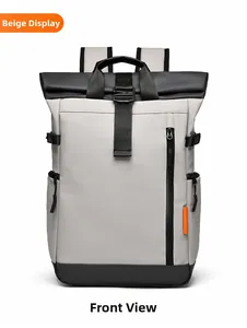 Vue frontale du sac à dos extensible beige avec fermeture roll-top et sangles noires