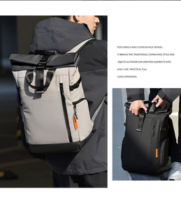 Détail de la boucle du sac à dos extérieur et texture du tissu en nylon imperméable