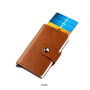 Portefeuille en cuir marron et aluminium avec mécanisme de cartes pop-up et fermoir