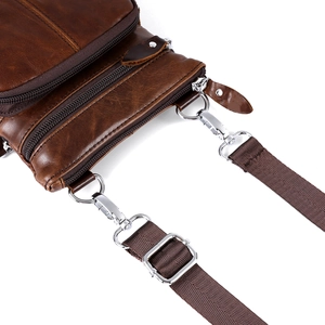Borsa a tracolla vintage in vera pelle marrone con cerniera e dettagli in metallo argento