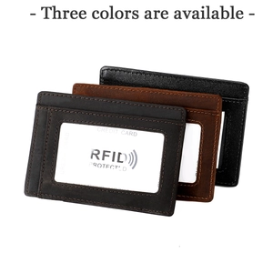 Trois porte-cartes RFID en cuir en noir, marron et gris avec poche de suivi intégrée