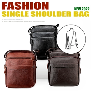 Détail du sac bandoulière cuir pour homme avec plusieurs zips et protection antivol RFID