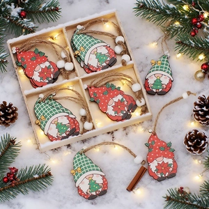 12-teiliges Set Weihnachtsanhänger aus Holz mit Wichteln und rustikaler Kordelaufhängung
