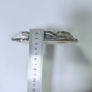 Detailed measurement showing the 11.5cm width of the wooden Easter rabbit ornament