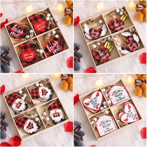 Ensemble Ornements Bois Saint Valentin Formes Cœur Gnome Ours Carreaux Buffalo Décor Suspendu pour Fête Mariage Anniversaire Maison
