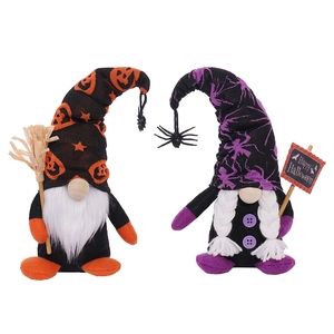Set di gnomi di Halloween in peluche con scopa e cartello per decori di festa