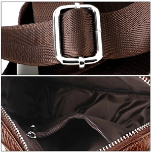 Détails de la bandoulière en nylon avec boucle argentée et compartiment zippé du sac en cuir