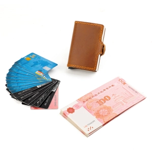 Portefeuille en cuir marron avec étui à cartes en aluminium RFID et fermoir à pression