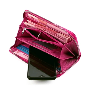 Détails intérieurs du portefeuille long RFID rose avec fentes pour cartes et téléphone