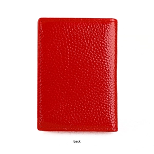 Vue arrière du porte-cartes RFID en cuir rouge avec texture à motif litchi