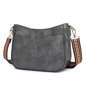 Borsa hobo retrò in similpelle grigia con ampia tracolla tessuta e dettagli dorati