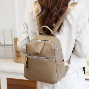 Sac à dos femme en cuir PU kaki de grande capacité pour le voyage et le quotidien