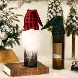 Couvre-bouteilles gnomes de Noël à carreaux rouges et verts pour décoration de table