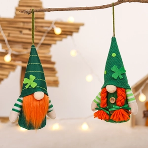 Gnomes de la Saint-Patrick lumineux en peluche avec trèfles et lumières LED décoratives