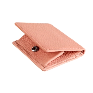 Kleines Portemonnaie aus rosa Leder mit Kieseltextur und silbernem Druckknopf